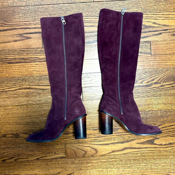 Like new/gently used Coach heels - Picture 1 of 3